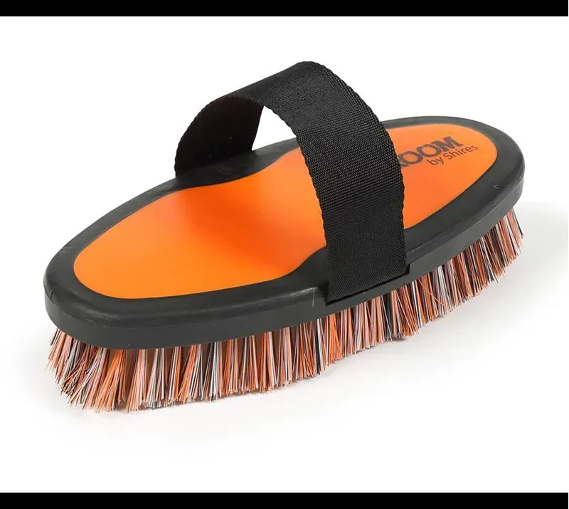 Shires Ezi-Groom Large Grip Body Wash Brush In Orange