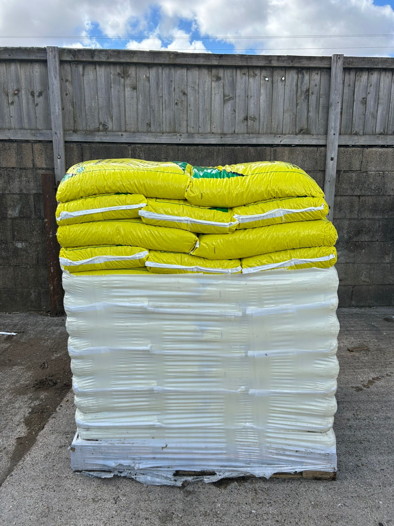 Snowflake Premium Equine Wood Pellets Bedding 55 Bag Pallet Deal