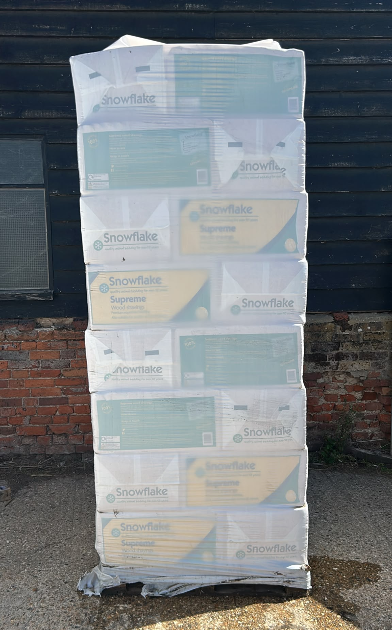 Snowflake Supreme Shavings Horse Bedding 40 Bale Pallet Deal